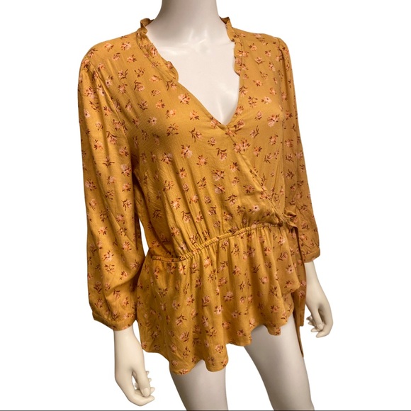 Lucky Brand Tops - Lucky Brand Peasant Top Size Med